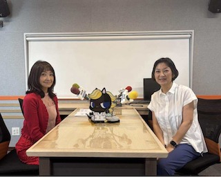 大人のラヂオ収録風景2 width=